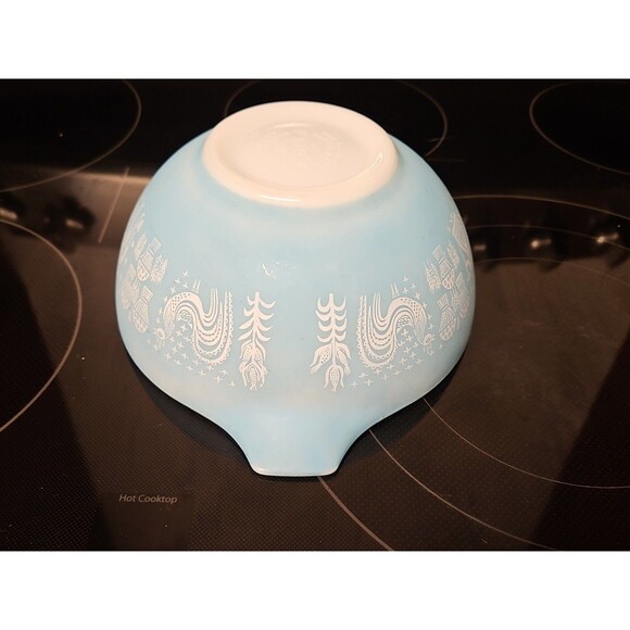 Pyrex Amish Butterprint White on Turquoise 1 1/2 qt Cinderella Mixing Bowl #442 - Picture 7 of 14